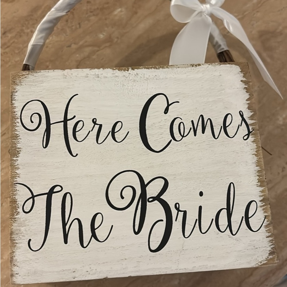 White 'Here Comes The Bride' Sign